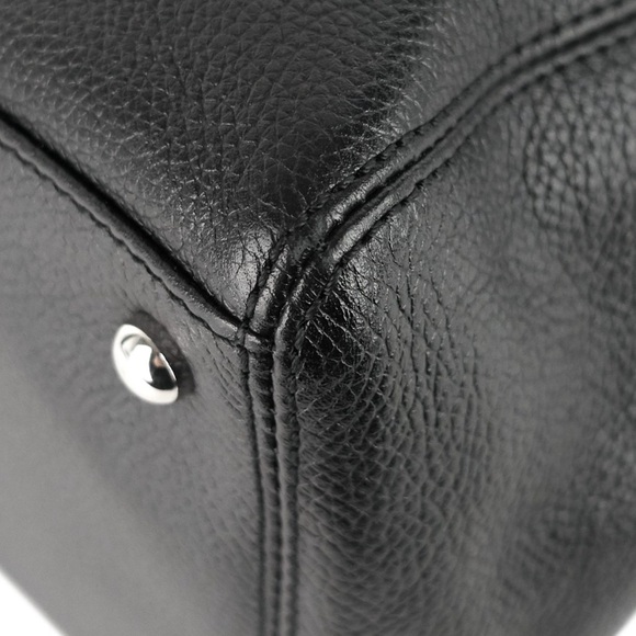 Chanel Cerf Executive Caviar Leather Tote Bag
Black - Picture 3 of 9